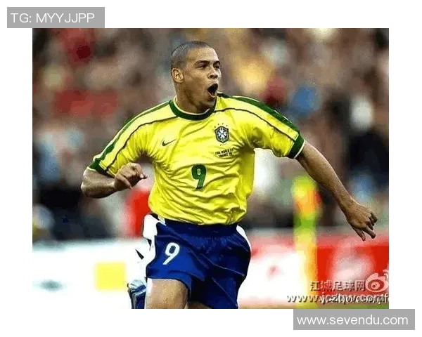 足球明星C罗贴画的魅力与收藏价值探讨